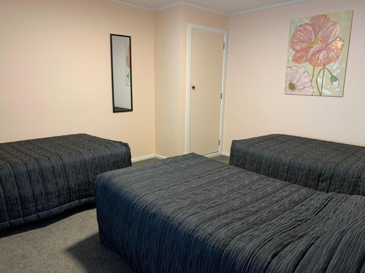 Kingswood Motel Waimate Extérieur photo