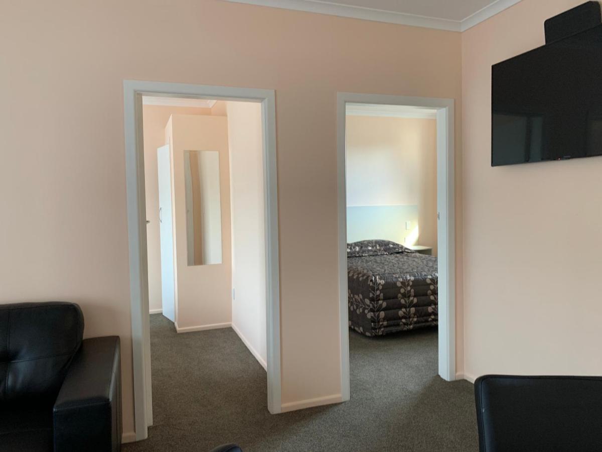 Kingswood Motel Waimate Extérieur photo