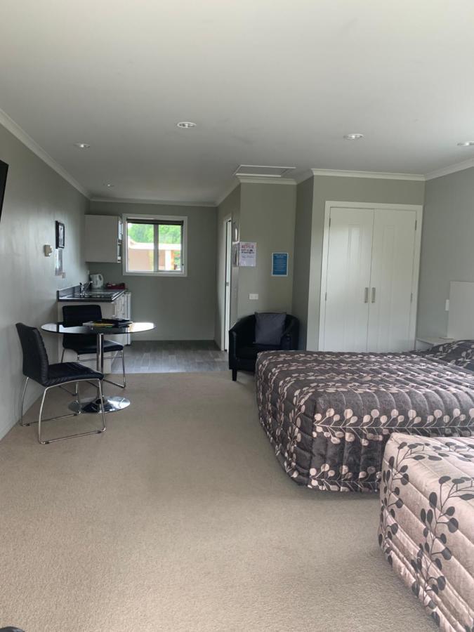 Kingswood Motel Waimate Extérieur photo