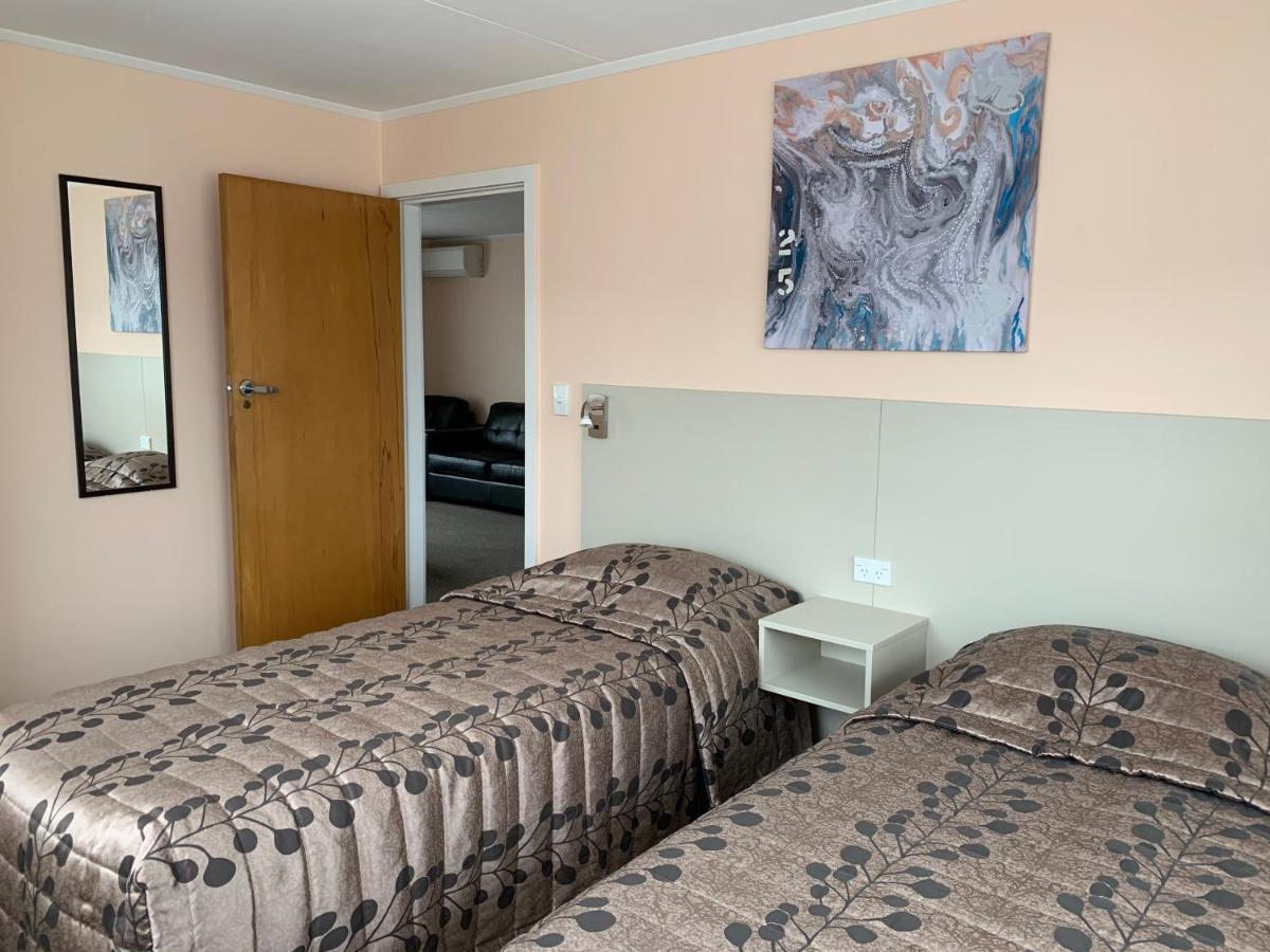 Kingswood Motel Waimate Extérieur photo